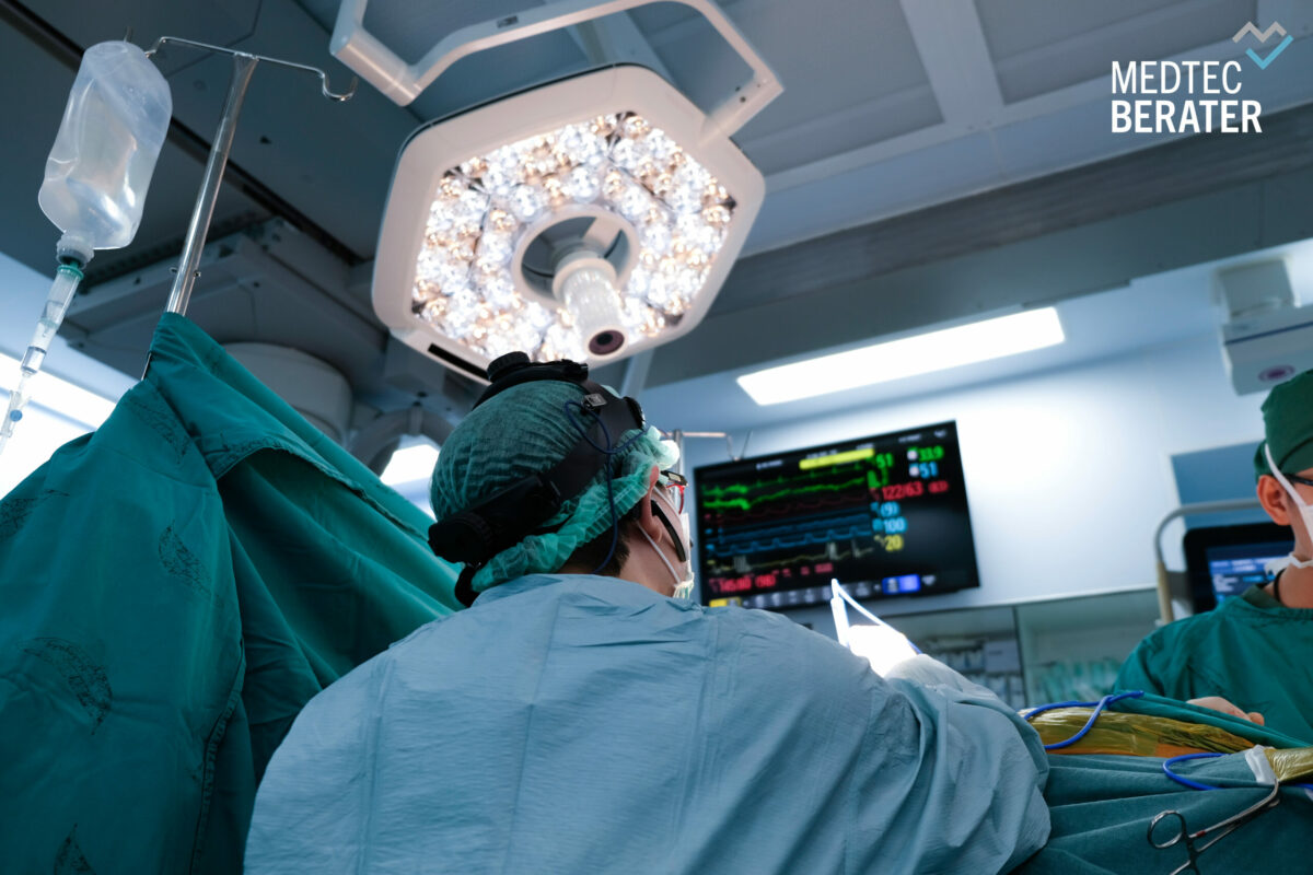 Four steps certify MedtecBerater consultants for new products in a portfolio